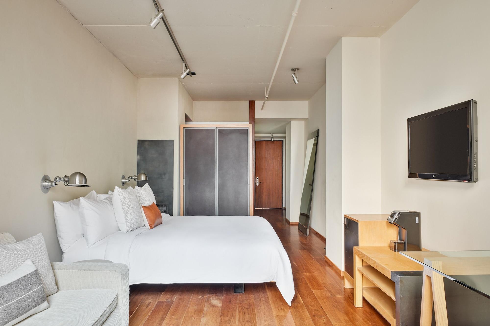 Chambers Hotel Central Park South, Sonder By Marriott Bonvoy New York Exterior photo