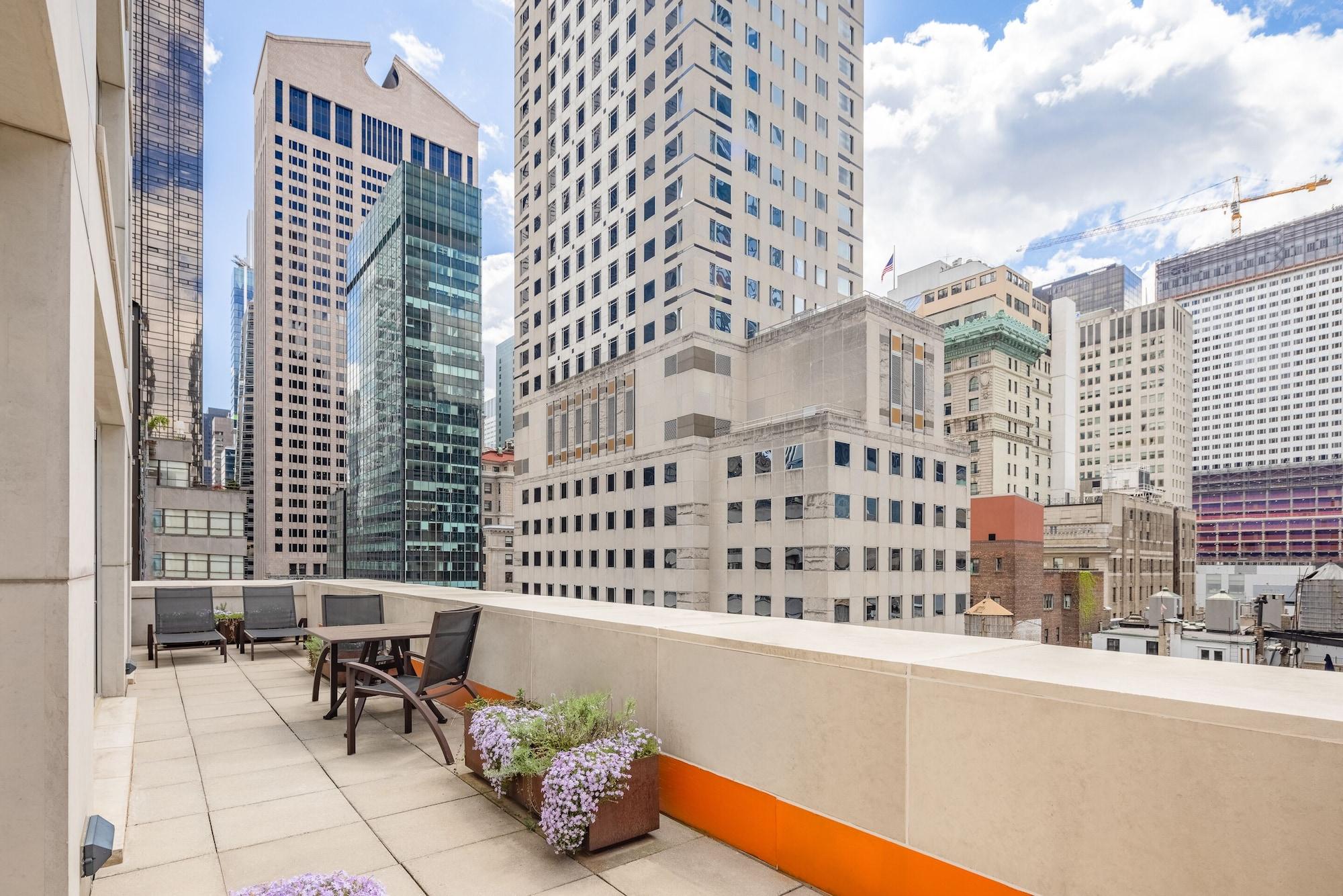 Chambers Hotel Central Park South, Sonder By Marriott Bonvoy New York Exterior photo
