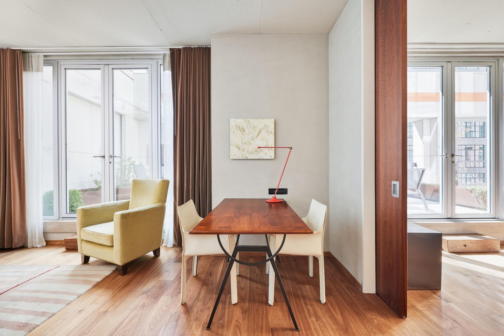 Chambers Hotel Central Park South, Sonder By Marriott Bonvoy New York Exterior photo