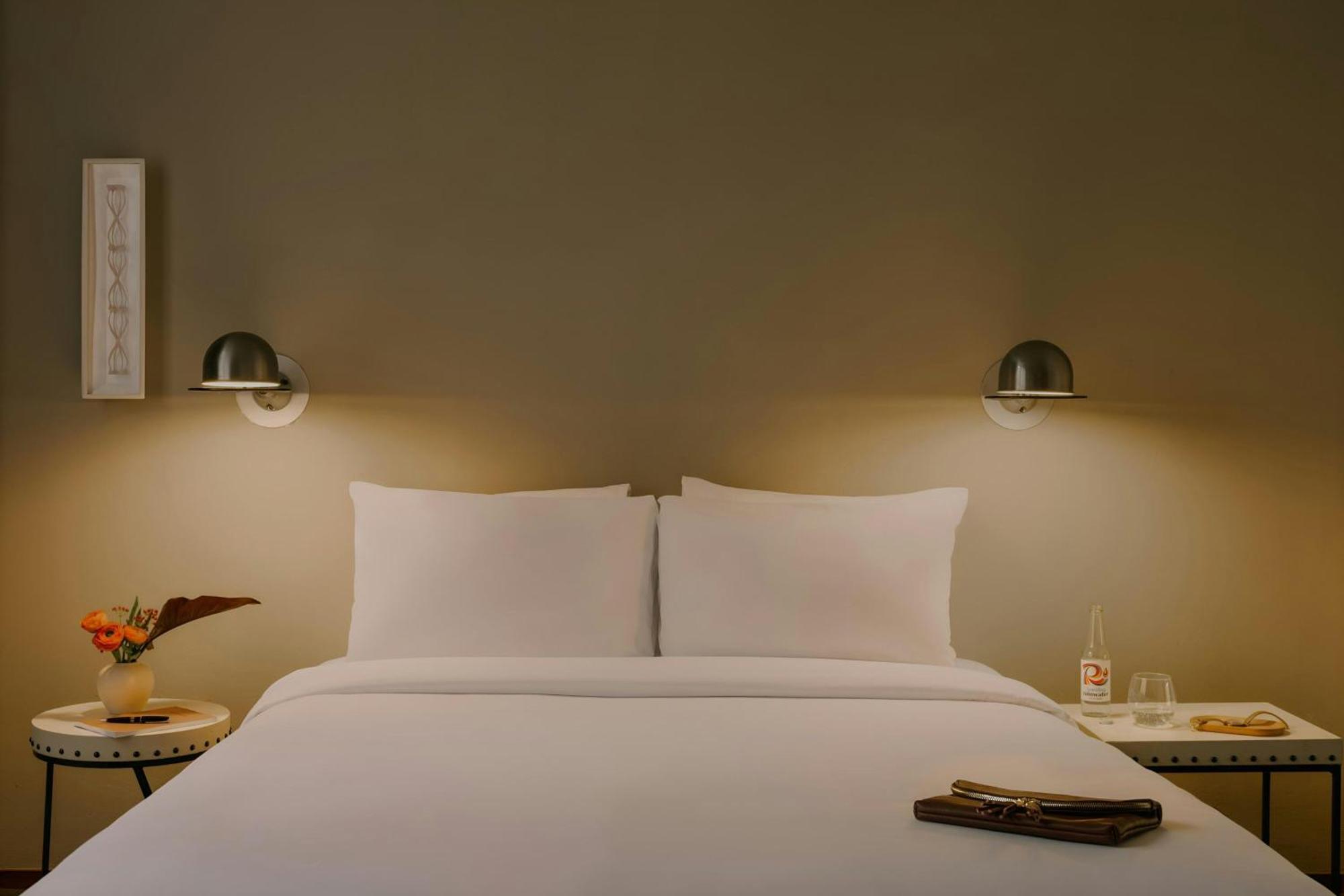 Chambers Hotel Central Park South, Sonder By Marriott Bonvoy New York Exterior photo