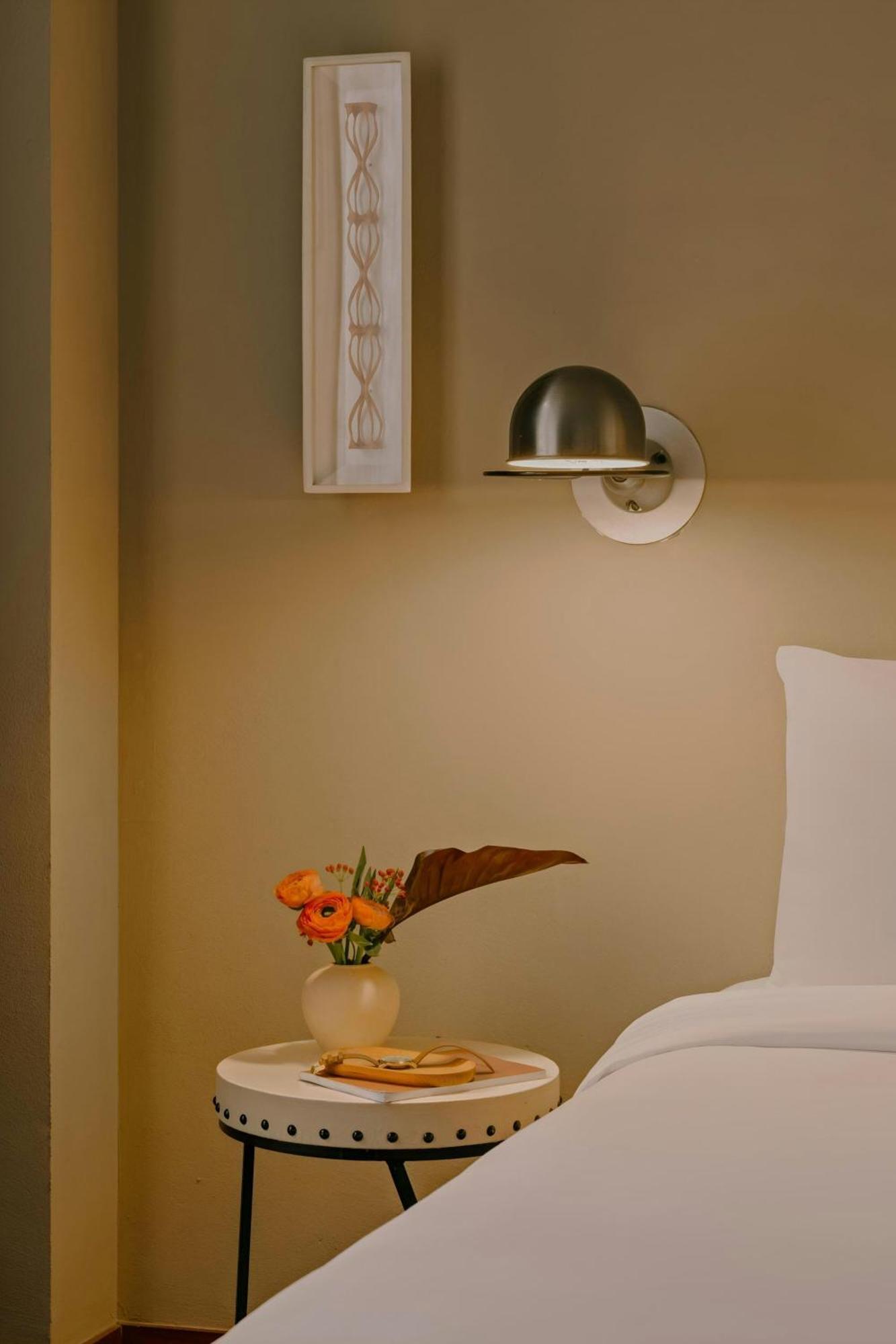Chambers Hotel Central Park South, Sonder By Marriott Bonvoy New York Exterior photo