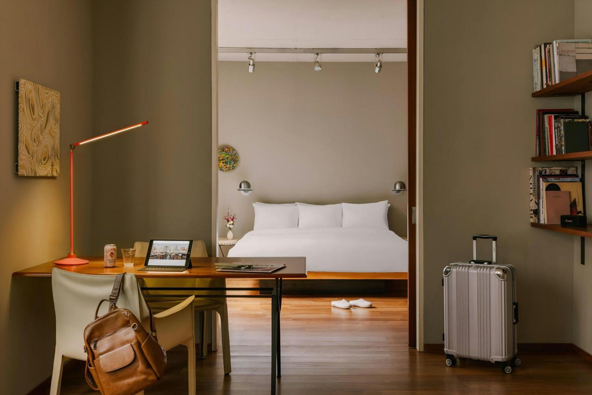 Chambers Hotel Central Park South, Sonder By Marriott Bonvoy New York Exterior photo