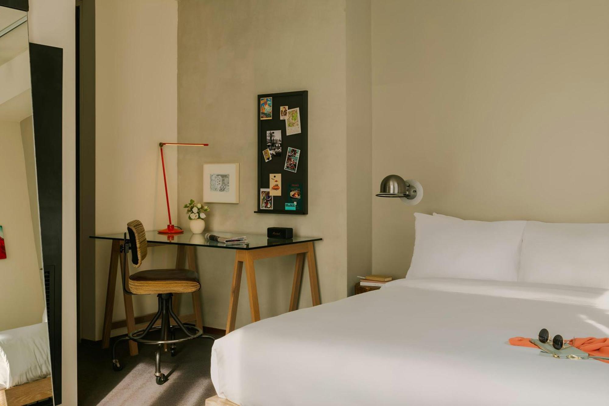 Chambers Hotel Central Park South, Sonder By Marriott Bonvoy New York Exterior photo